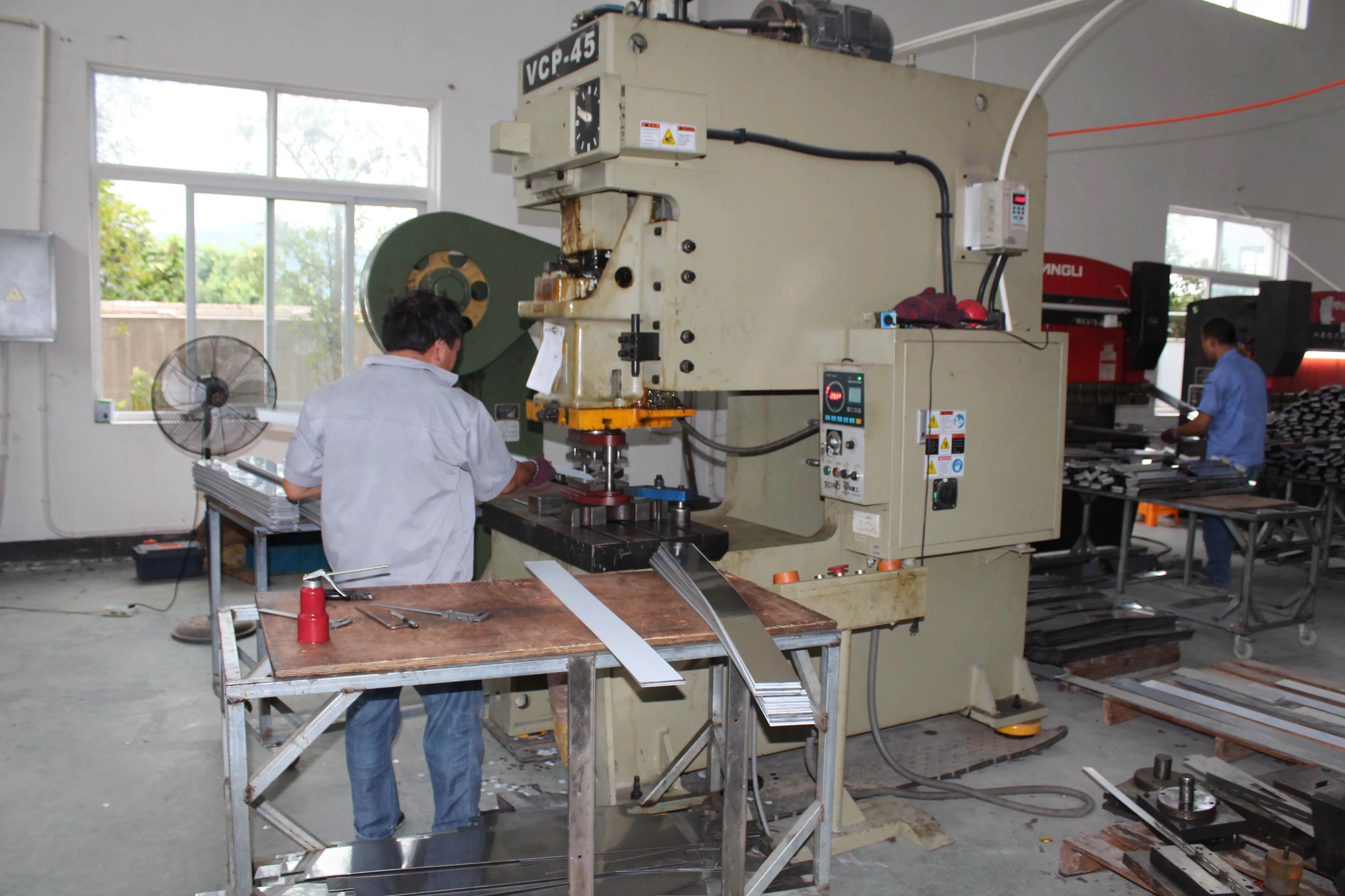 High Quality Black Square Tile Insert Bathroom Trap Sus304 Anti Odor Linear Stealth Deodorant Stainl